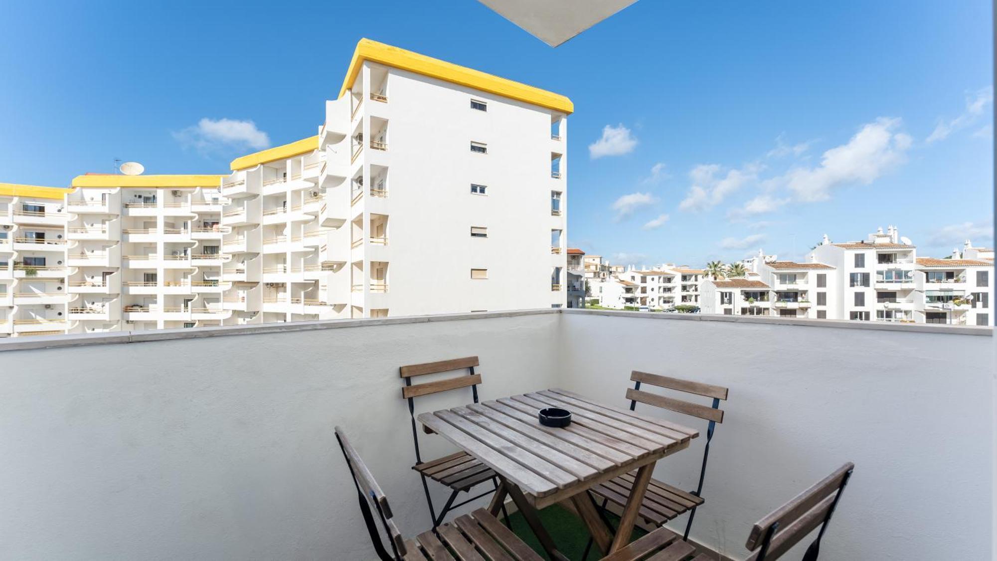 Sunny Retreat With Pool And Balcony By Lovelystay Albufeira Exterior foto